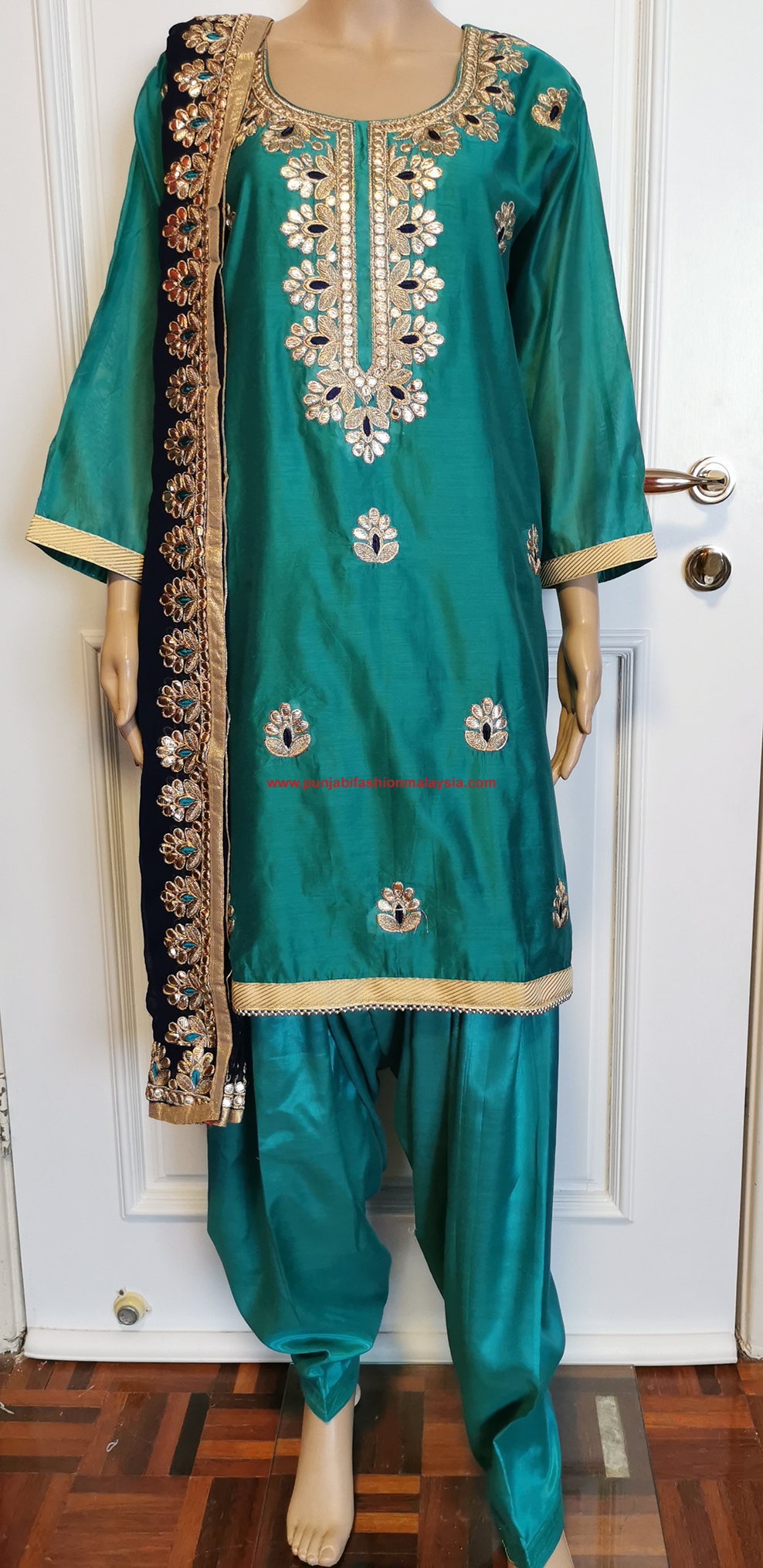 plus-size-salwar-kameez.png